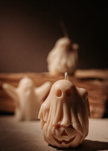 Halloweenlys – små spøgelser af sojavoks