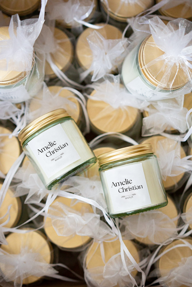 brylluplys gennemsigtigt med elegant gylden metalbund