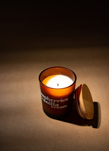 Duftlys med naturlig duft - duftlys Raspberries & Vanilla Cream | Håndlavet i Danmark