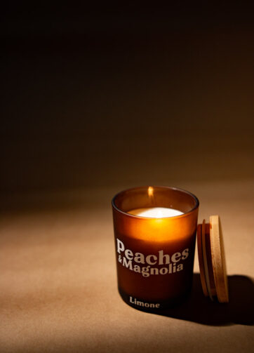 Duftlys med naturlig duft - duftlys Peaches & Magnolia | Håndlavet i Danmark