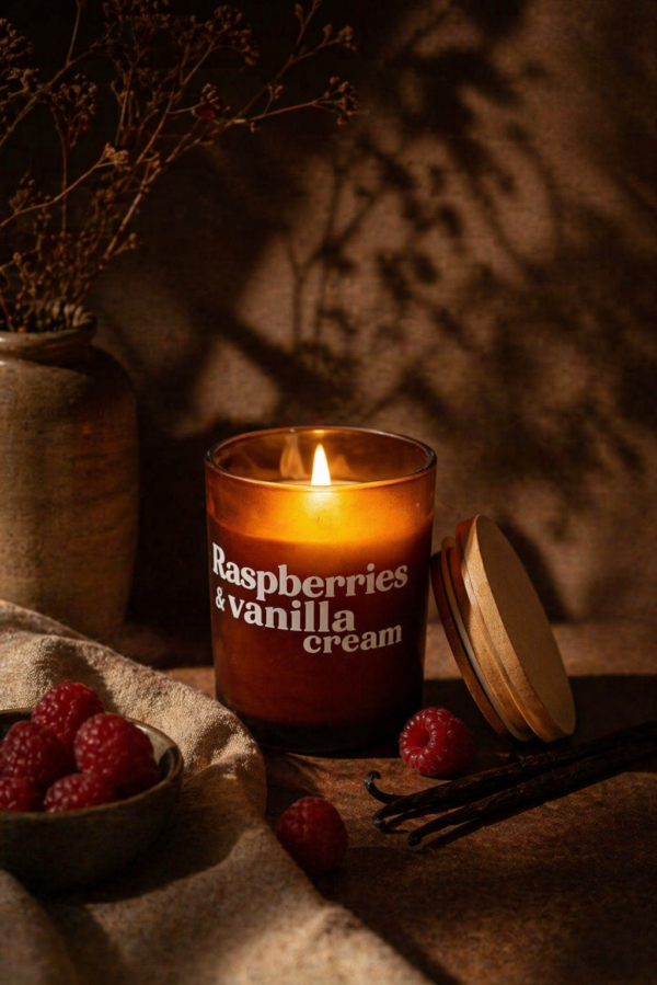 Duftlys – Raspberries & Vanilla Cream | Lavet i Danmark Duftlys – Raspberries & Vanilla Cream | Lavet i Danmark