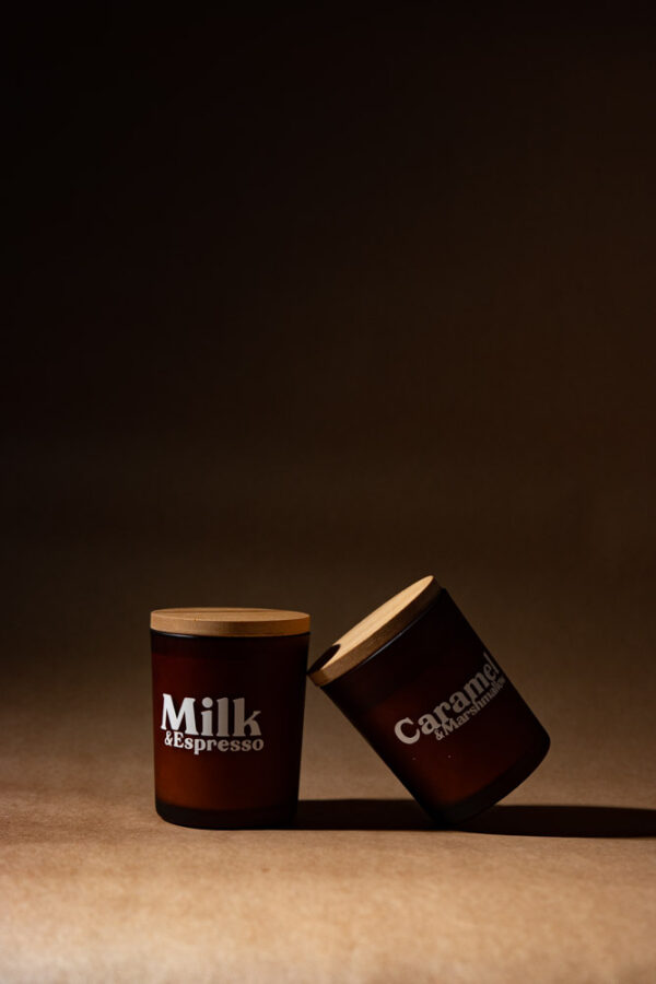Duftlys sæt “Slow Morning” – Milk & Espresso + Caramel & Marshmallow Duftlys sæt “Slow Morning” – Milk & Espresso + Caramel & Marshmallow