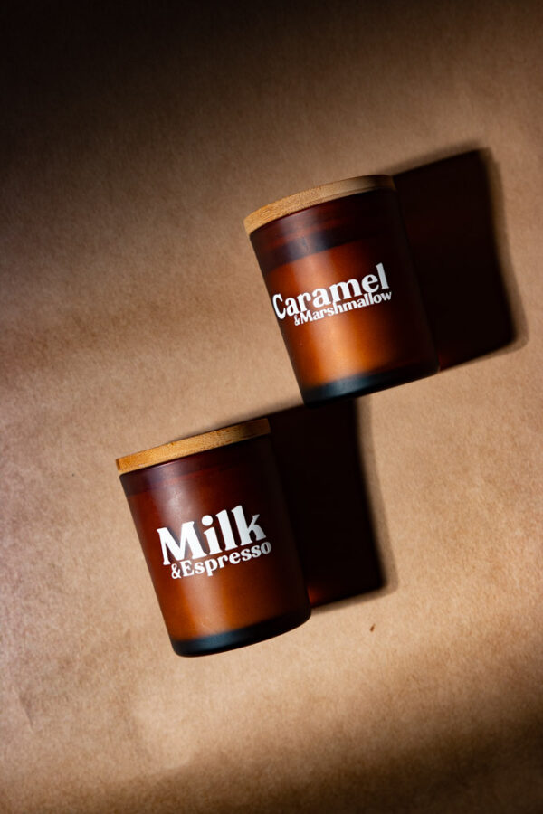 Duftlys sæt “Slow Morning” – Milk & Espresso + Caramel & Marshmallow Duftlys sæt “Slow Morning” – Milk & Espresso + Caramel & Marshmallow