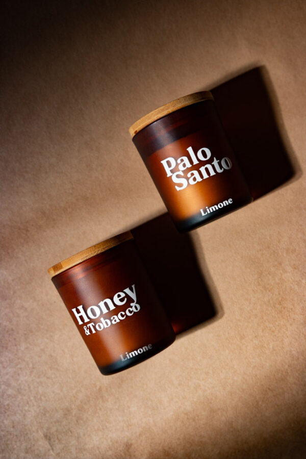 Duftlys sæt „Deep Calm” – Palo Santo + Honey & Tobacco Duftlys sæt „Deep Calm” – Palo Santo + Honey & Tobacco
