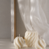hobro-lys-limone-candles Elegant dekorationslys med flettet struktur.