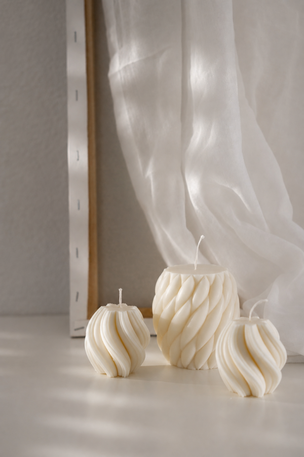hobro-lys-limone-candles Elegant dekorationslys med flettet struktur.